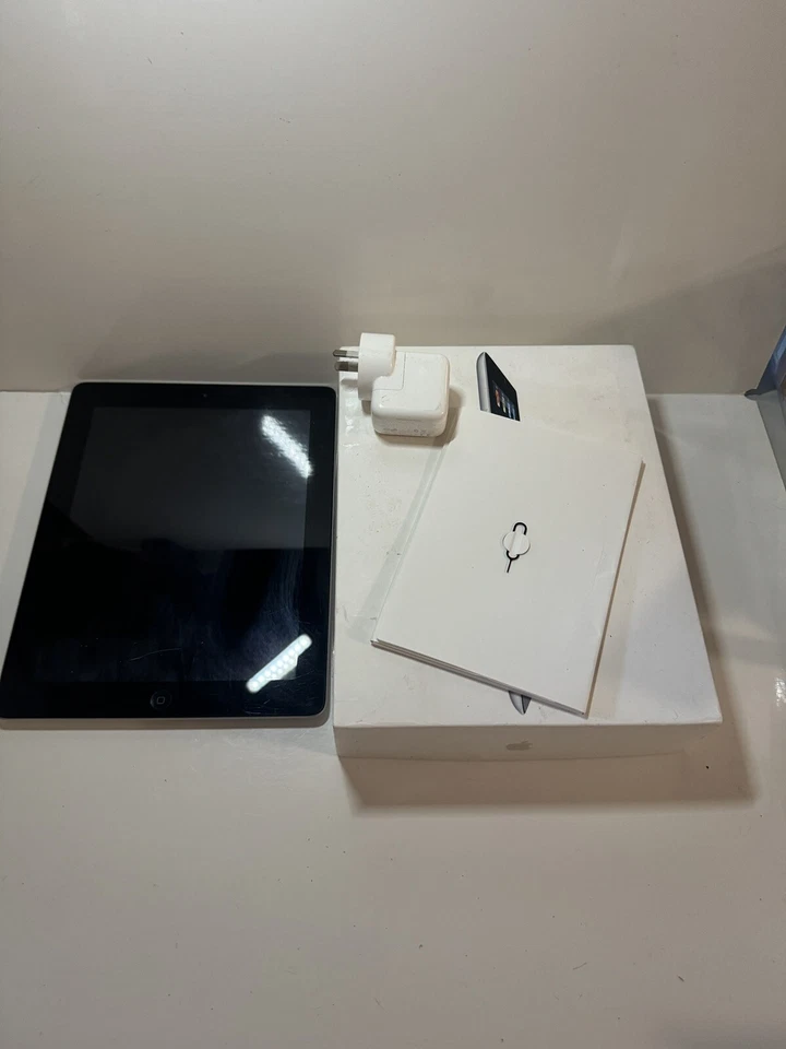 Apple iPad 2 a1416 16GB SOLD AS IS/For parts - Image 2 of 4