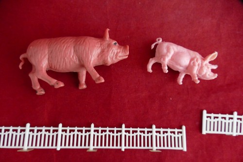 Animaux de la ferme Lot de cochons Un fermier et 2 clôtures - Diorama ferme - Picture 4 of 5
