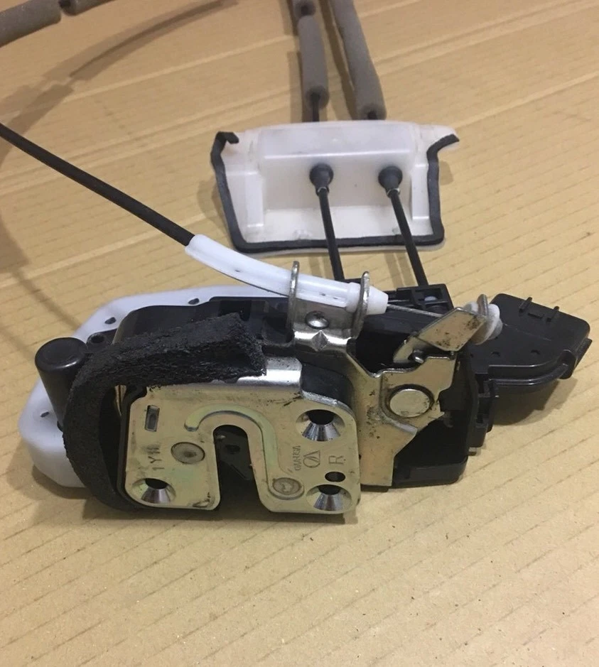 GARANTIA VITALÍCIA 2007 - 15 Infiniti G35 G37 G25 Q40 Atuador de Fechadura de Porta FRENTE DIREITA - Imagem 3 de 4