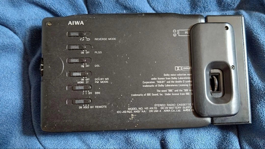 AIWA HS-R100 Cassette Recorder Voice Navigation Radio Walkman