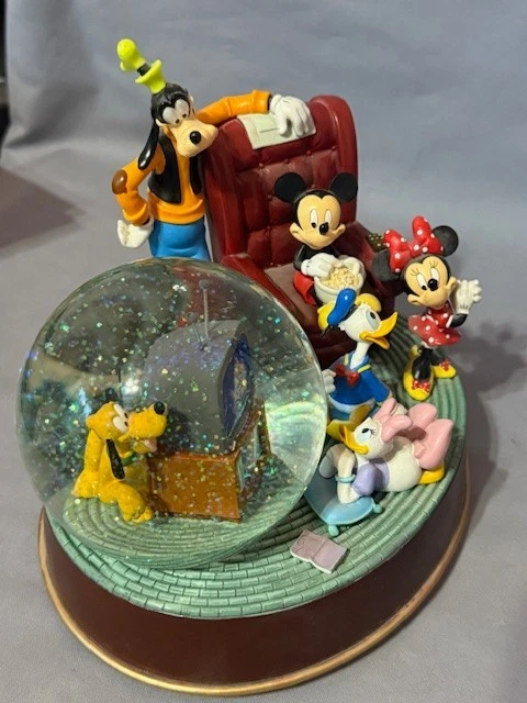 Disney Store Globo de Nieve Globo de Nieve Figura Musical Wish Upon Star Mickey Goofy Foto 2 de 4
