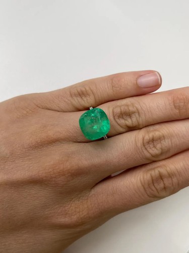 12.66 Carat Natural Loose Colombian Emerald Cushion Cut - Large Unset Gemstone - Picture 7 of 9