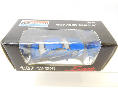 eso-03988	Monogram 1:87 Ford T-Bird SC blau sehr guter Zustand