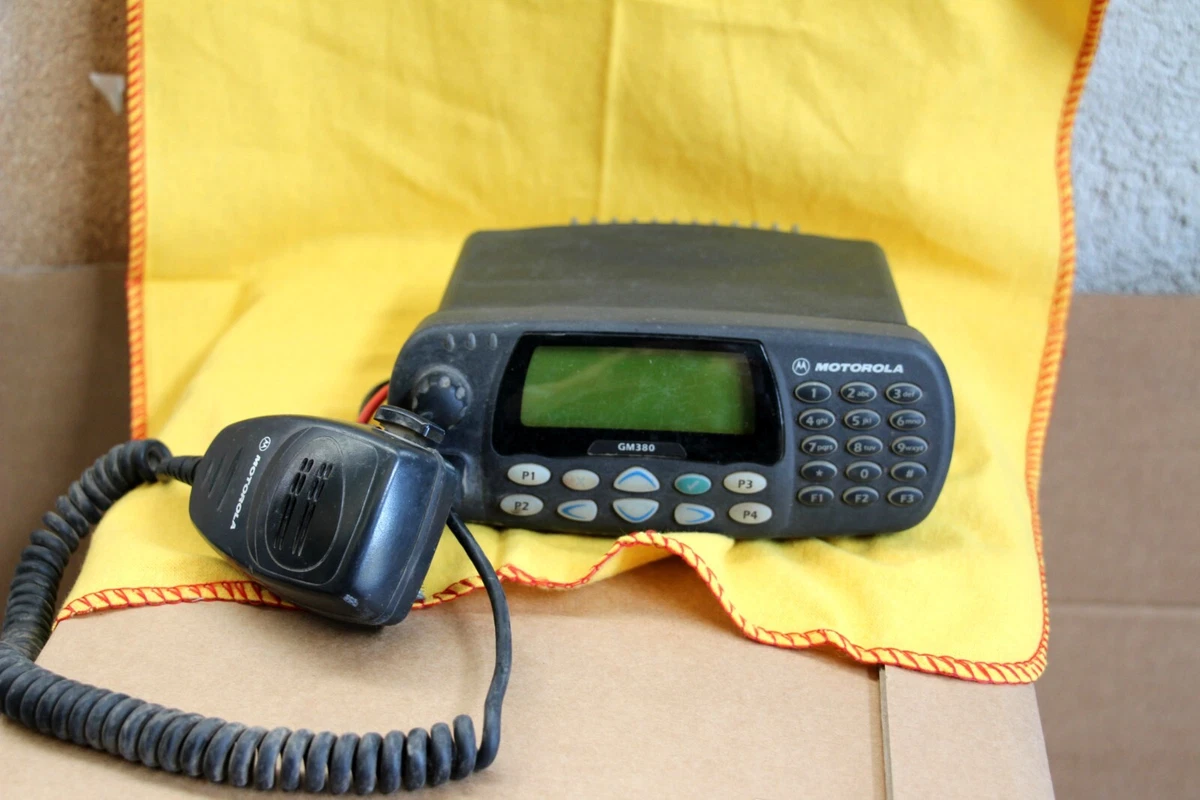 Motorola GM380 Mobilfunkgerät VHF 136 - 174 MHz