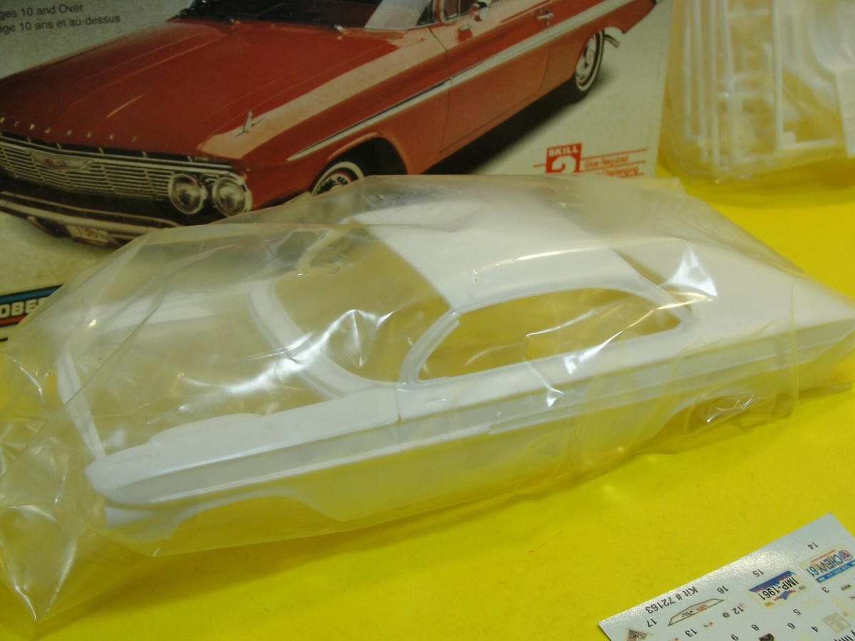 LINDBERG '61 IMPALA SS 409 1/25 SCALE MODEL KIT #72163 | eBay