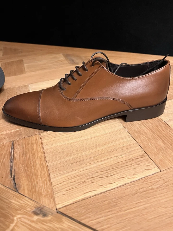 Bruno Magli Men’s Brown Cap Toe Oxford Worn Once U.S. Size 8 - Image 4 of 4