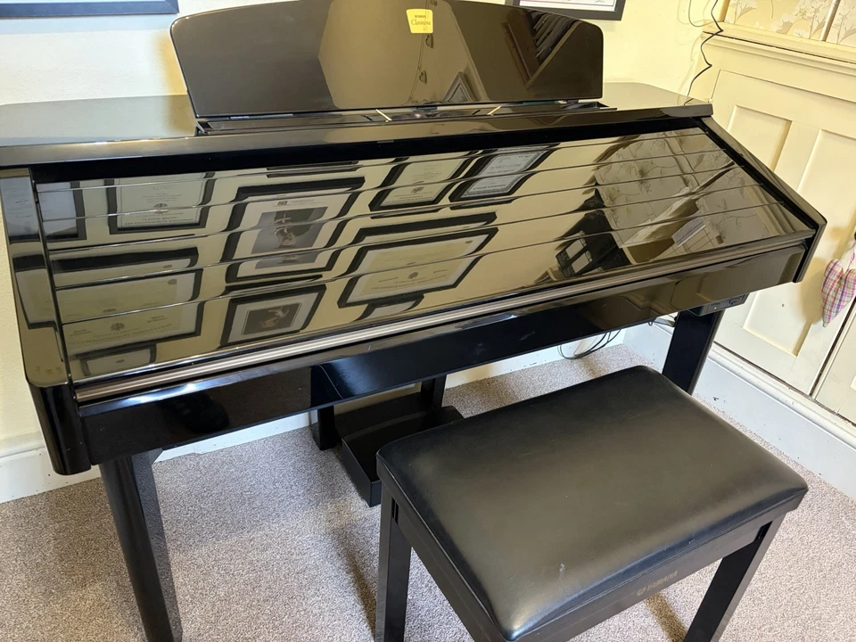 Yamaha Clavinova CVP-209 piano / arranger in Polished Ebony stock nr F011, photo 3 of 5