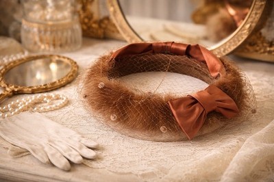 Vintage‎ 1950s Mink Fur Pillbox Hat w/ Netted Veil & Satin Bow – Elegant Retro Vintage 1950s Mink Fur Pillbox Hat w/ Netted Veil & Satin  main image 3