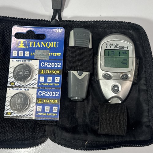 Abbott FreeStyle Flash Blood Glucose Meter + lancing device + New Batteries