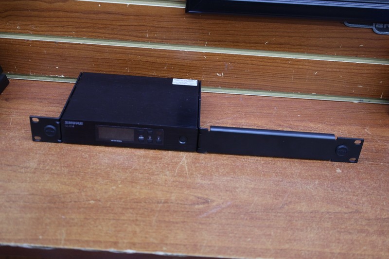 Shure QLXD4 H50 Band (534-598 MHz) Wireless Receiver