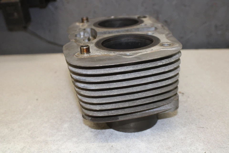 Верхние цилиндры двигателя 1973 Honda CL350 7711.TO - Изображение 3 из 4