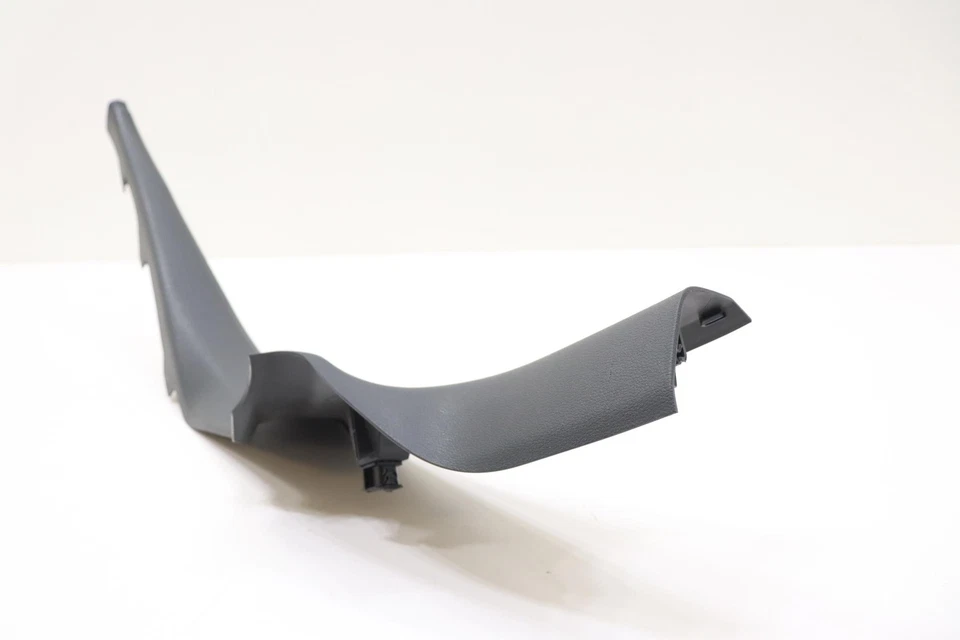 Audi A4 2019 placa de umbral Foto 2 de 4