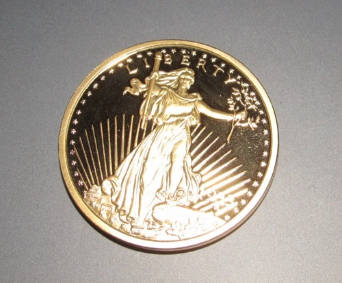 Copy 1933 US Liberty Head Gold $20. Dollar Eagle Clad Coin Copy In Plastic Case