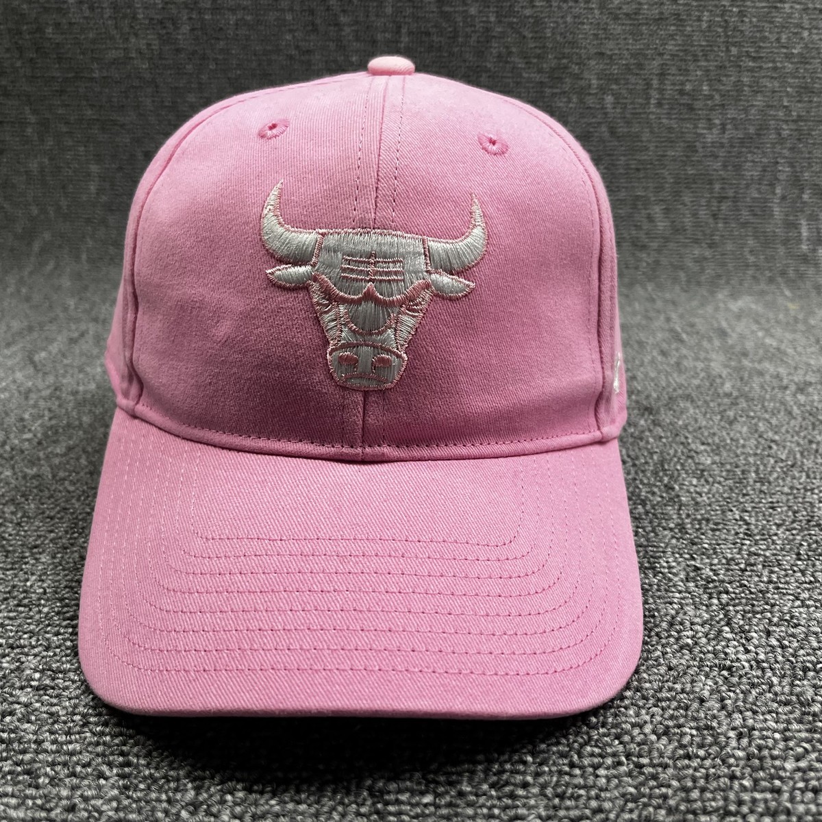 '47 Brand Chicago Bulls Pink Snapback Hat Metallic Silver Bull Logo Adjustable