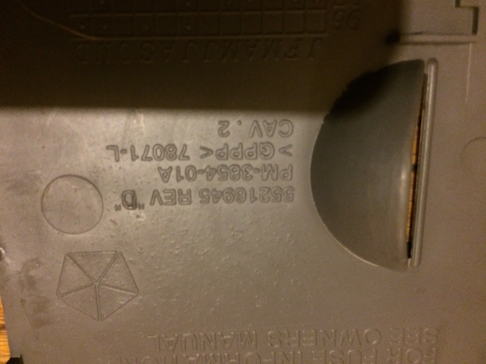 19972001 JEEP CHEROKEE SPORT FUSE BOX DOOR lid cover gray PASS SIDE