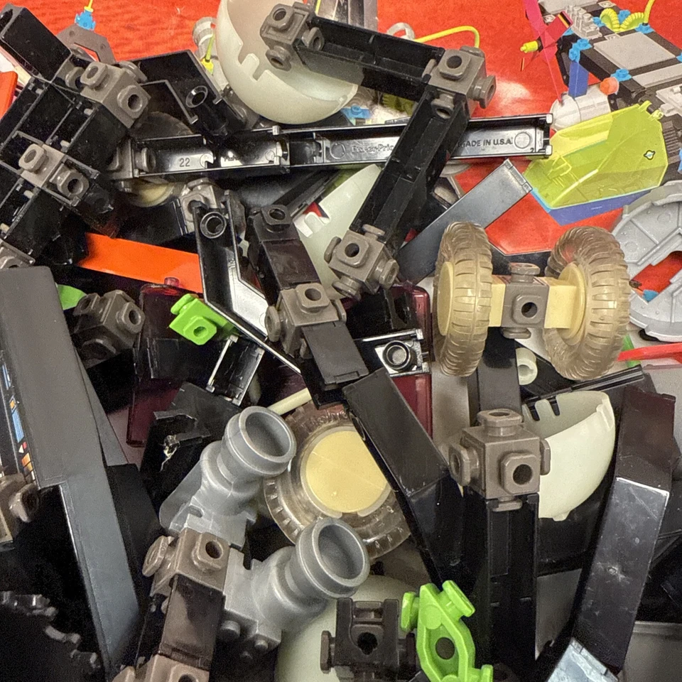 Lote Vintage Casi 5 Lbs. Fisher Price Construx años 80 piezas ruedas espacio Foto 4 de 4