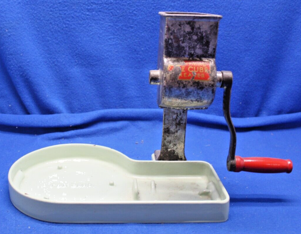 Vintage DeLuxe "Lightning" 1 Quart No. 1104 Hand Crank Ice Cream Maker