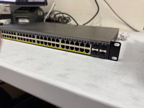 NETGEAR ProSafe (GS752TP) 52 Port Gigabit Ethernet Switch - Picture 3 of 5