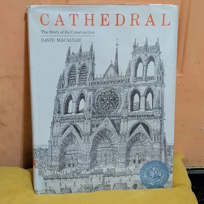 David Macaulay Cathedral: The Story of Its Construction HC 1973 Illus DJ