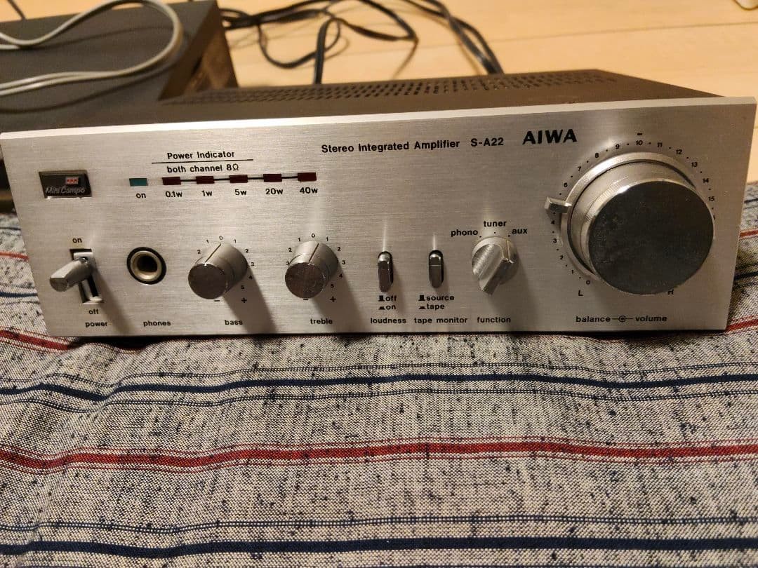 AIWA S-A22 Integrated Amplifier & S-R22 Stereo Unit Vintage Japan