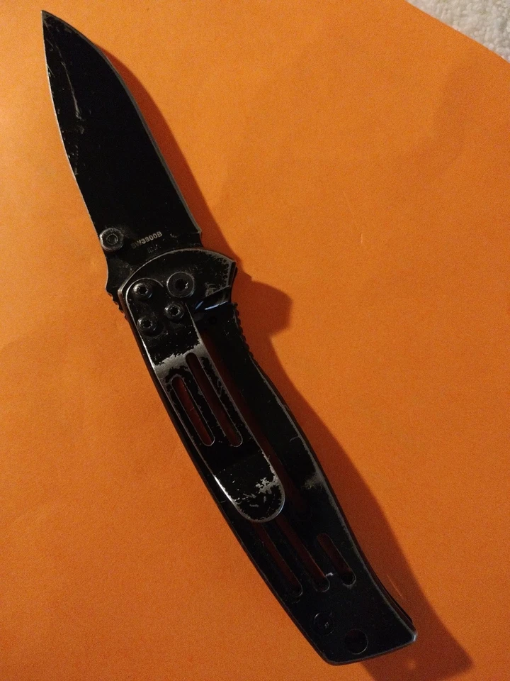 Smith and Wesson Baby Frame Lock Black Finish, SW3300B Folding Knife 2.62" Blade - Image 4 of 4