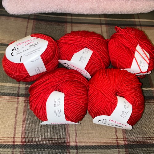 5 lot Skeins Trendsetter Red Merino Superwash Wool Designer Yarn