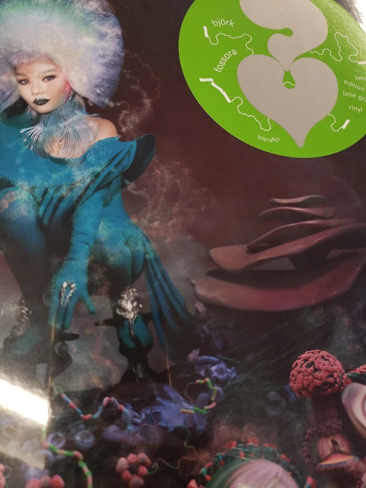 Björk Fossora Very Limited Edition Album Lime Green Vinyl 2xLP In Hand ready - Image 2 of 4