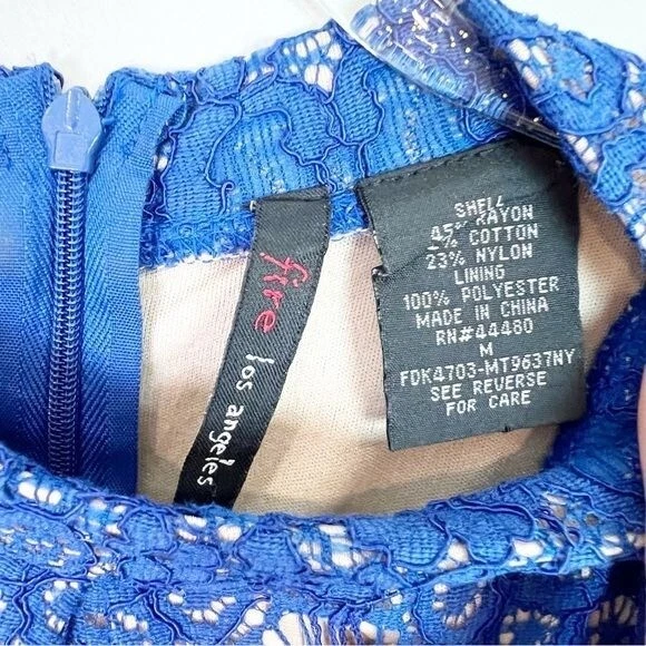 VESTIDO FORMAL DE FIESTA SIN MANGAS CON SUPERPOSICIÓN DE ENCAJE AZUL FUEGO LOS ANGELES MEDIANO PARA MUJER Foto 3 de 4