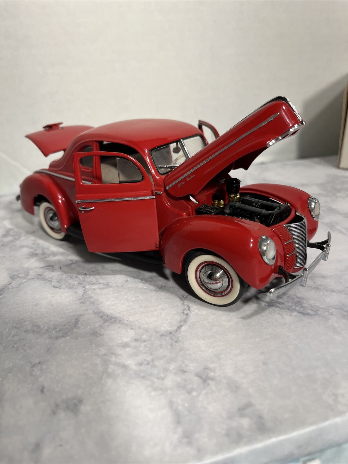 Danberry Mint 1940 Ford Deluxe Coupe￼￼