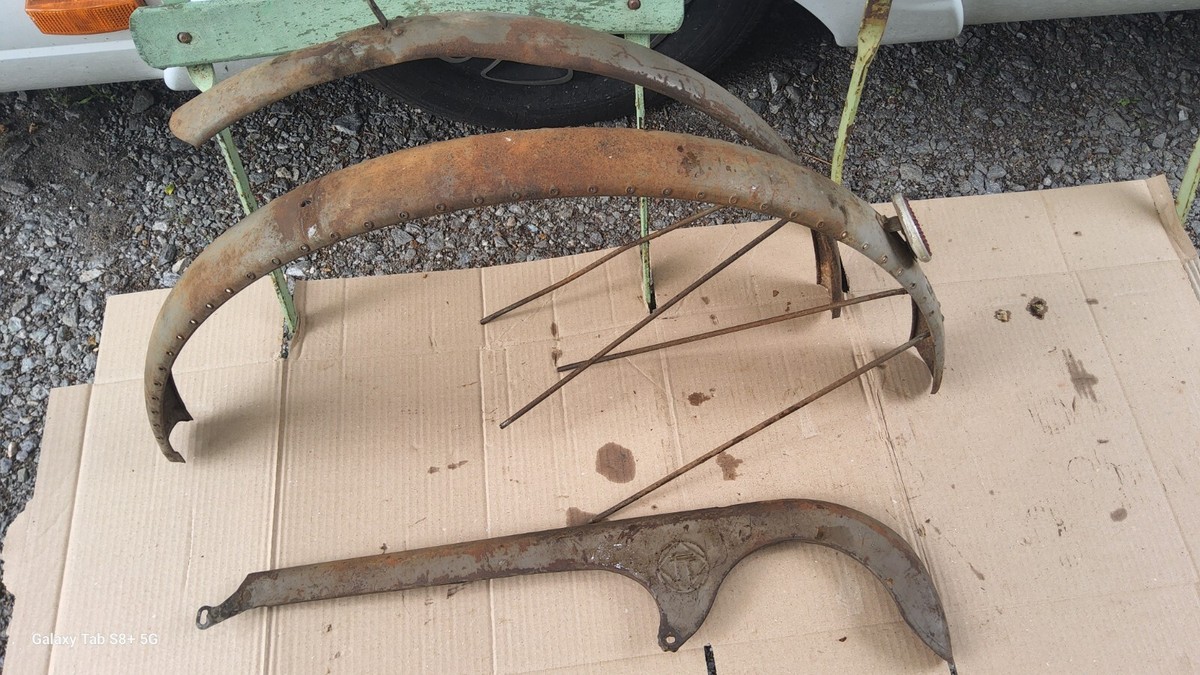Garde-Boue Vélo Ancien – Acier, Chapeau Gendarme, Vieux Bicycle