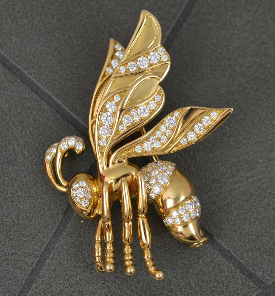 KAT FLORENCE 18 Carat Gold and IF Diamond Wasp Pendant Brooch - Image 3 of 4