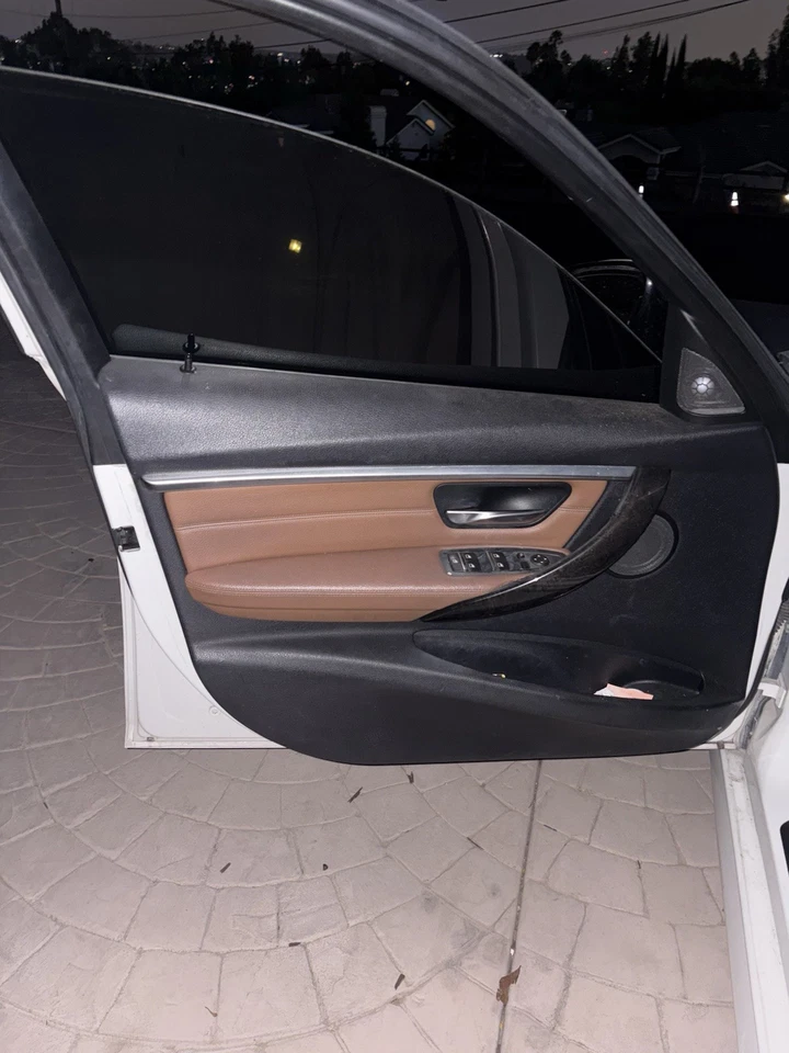 Assentos dianteiros e traseiros de couro BMW 340i 2016 cor caramelo em bom estado com - Imagem 3 de 4