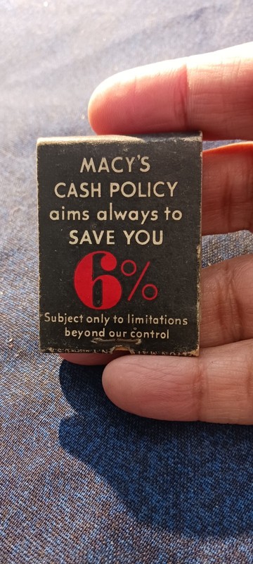 MACYS...MANHATTAN NEW YORK CITY...RICH AND FAMOUS  1960S...UNSTRUCK MATCHBOOK