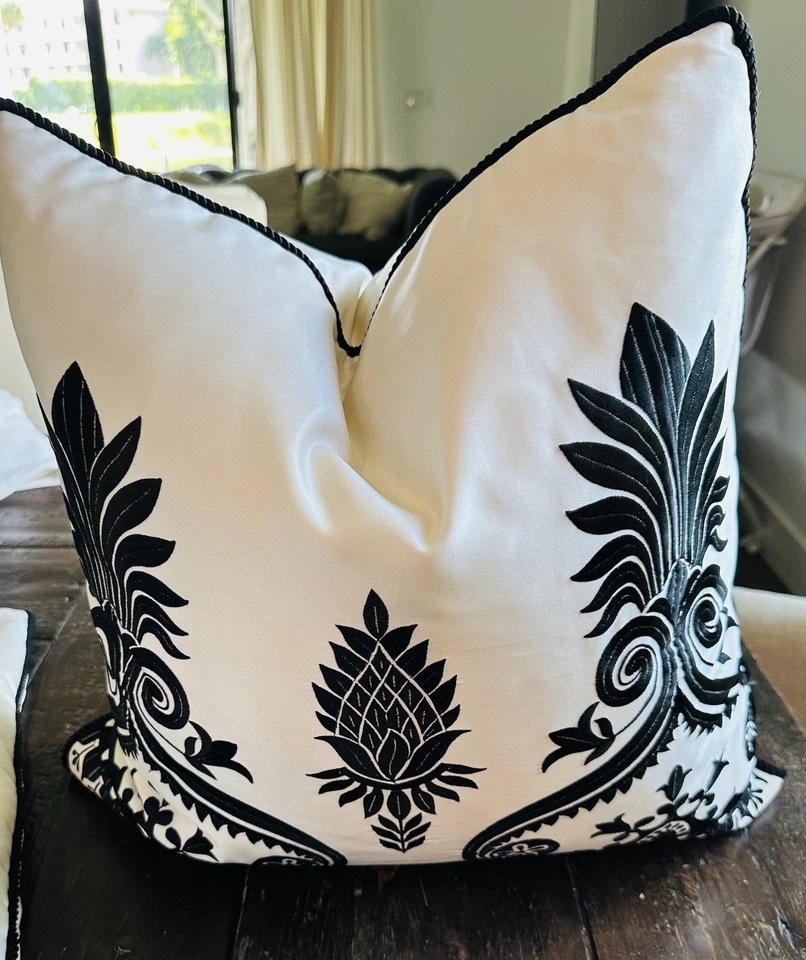 DRANSFIELD & ROSS Pillow Covers (2) DESIGNER ACCENT THROW 20x20” Black White Slk - Image 3 of 4