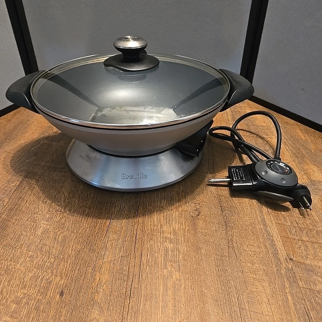 BREVILLE The Hot Wok Pro Electric Wok 14” BEW600XL W/ Lid - Tested and Works
Opens in a new window o