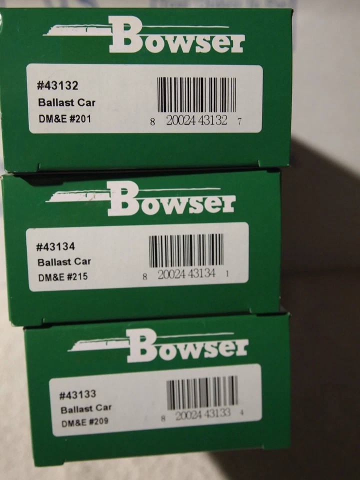 BOWSER  DAKOTA,MINNESOTA&EASTERN  BALLAST CARS  (CONVERTED PS-2)  3-CAR  NUMBERS - Image 2 of 2