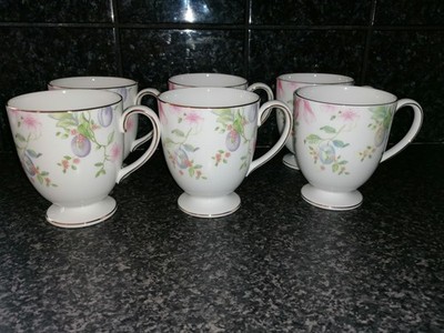 Wedgwood süße Pflaume Design Tassen mit Fuß x 6