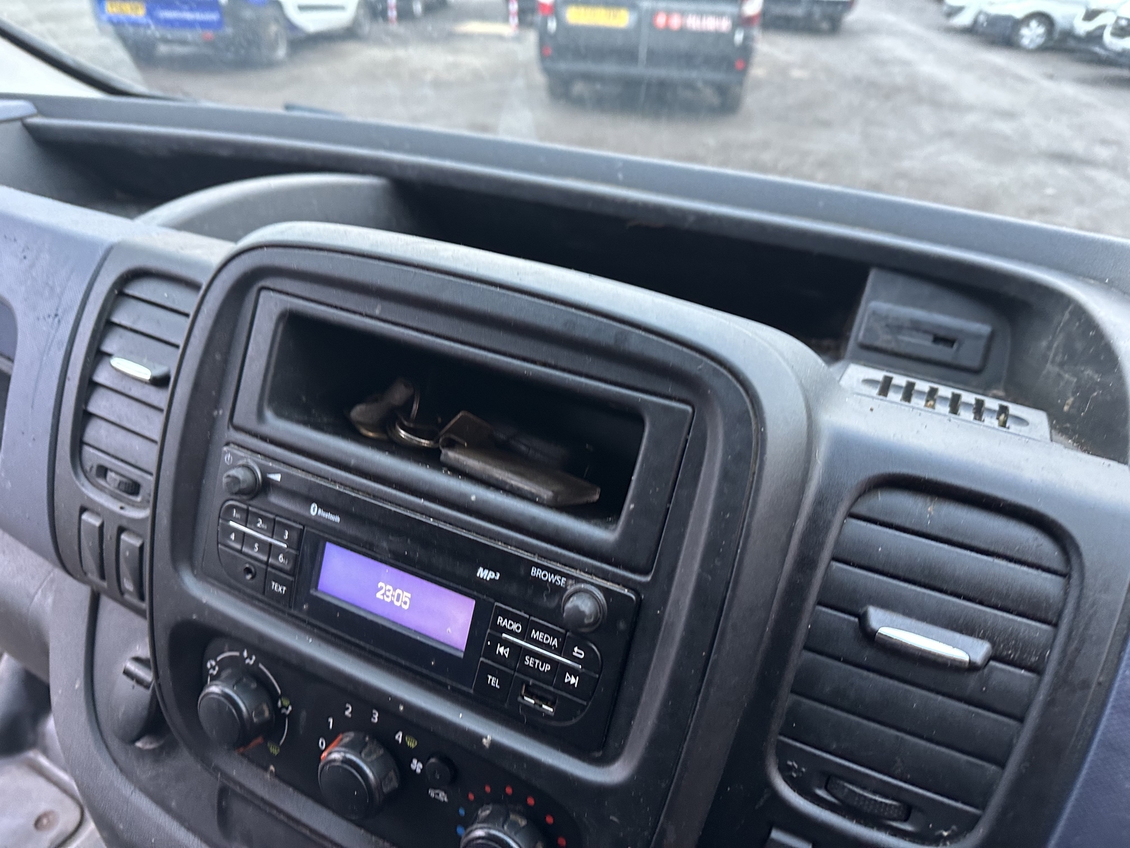 2016 Vauxhall Vivaro 1.6L CDTI Panel Van Long MOT Spares or Repairs Immobiliser eBay