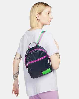 完売必須!☆Nike Sportswear Futura 365 Mini Backpack (6L) Nike Sportswear Futura 365 Women's Mini Backpack, 6L