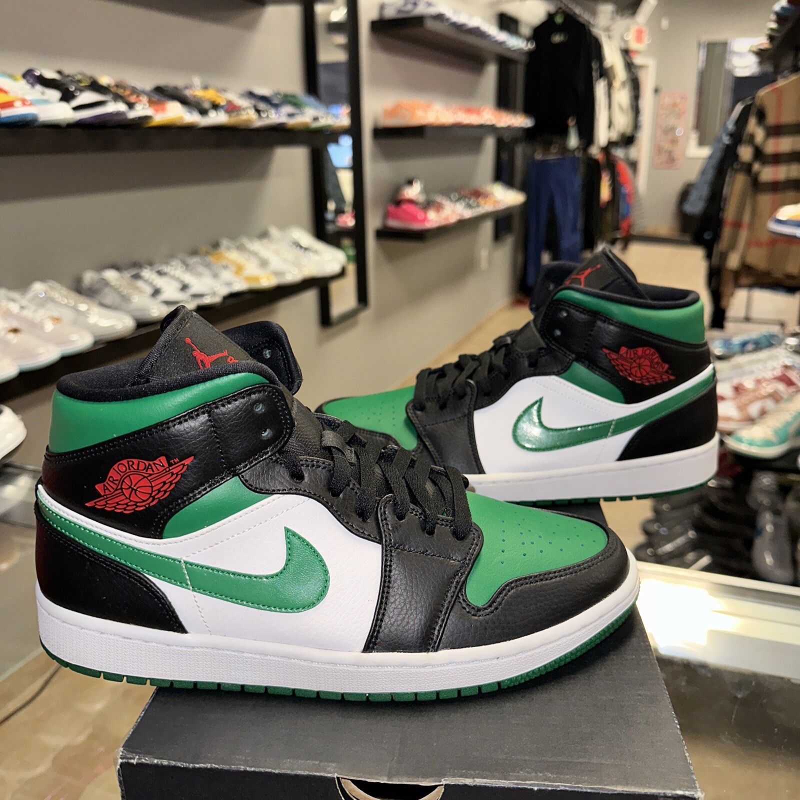 jordan mid green toe