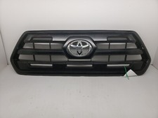 2016-2017 Toyota Tacoma Upper Grille Black W Chrome Emblem Sr Oem 2016-2017 Toyota Tacoma Upper Grille Black W Chrome Emblem Sr Oem