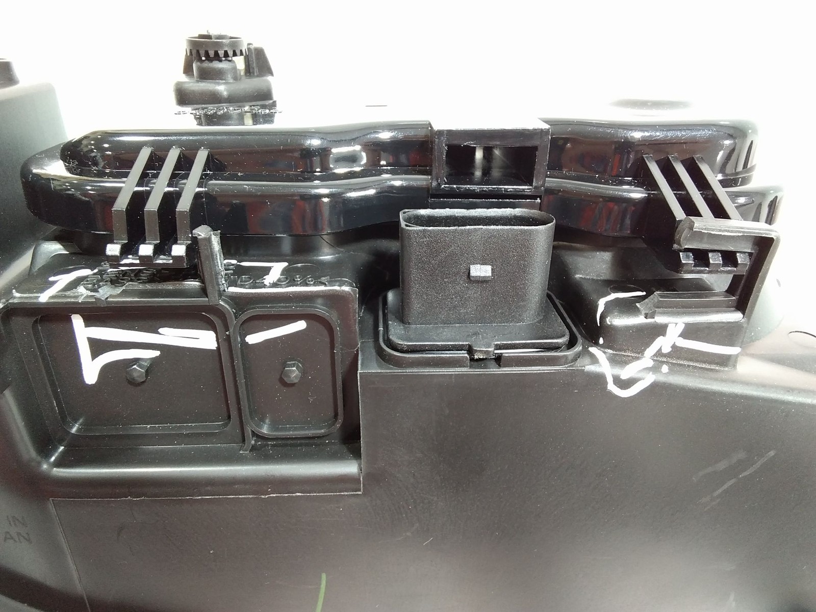 Phare gauche Audi A3 8L0941003AF contre le controle technique refuse