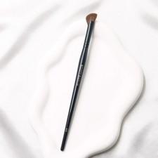 Scott Barnes 63 Makeup Brush - Eye Winger Brush Precision Smudger Blender Brush