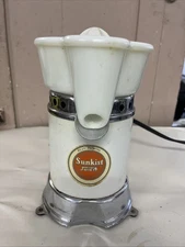 Vintage 1930’s Handyhot Sunkist Juicit Electric Juicer #2700. Works