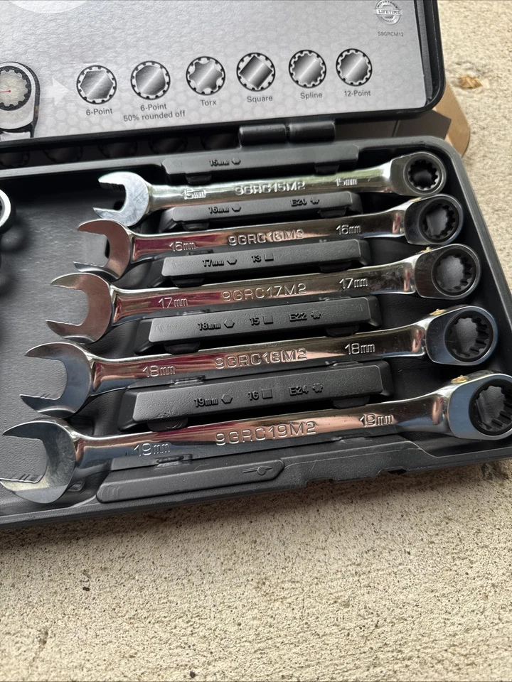 Juego de llaves de trinquete combinadas métricas Matco Tools 12 piezas 8-19 mm Foto 3 de 4