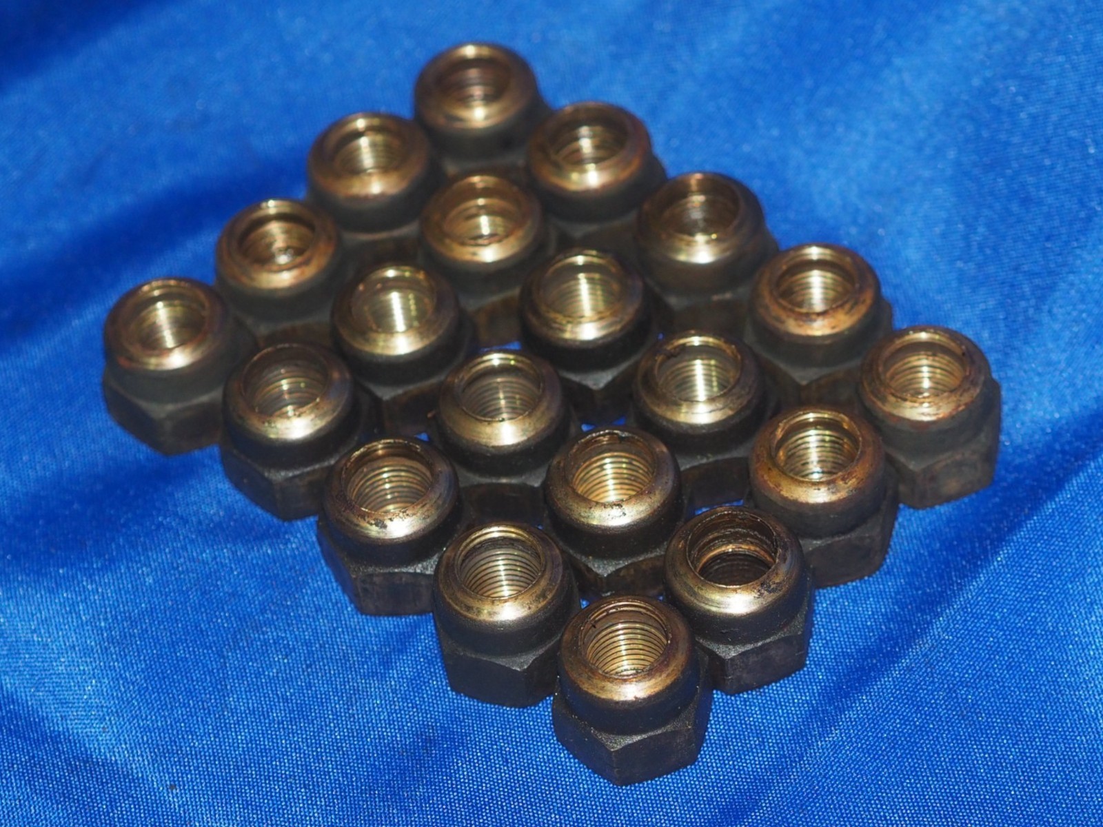Rolls-Royce Silver Shadow 1965-1980 Left Wheel nuts Set of 20
