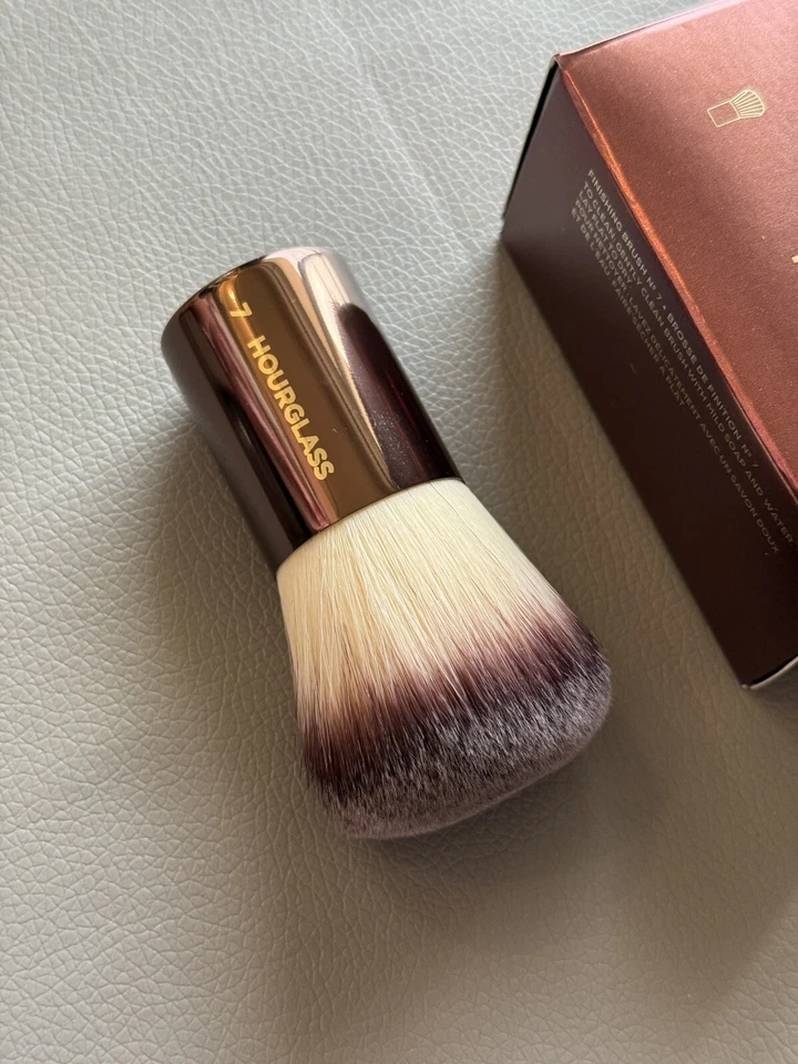 Beauty Tools HOURGLASS Finishing Kabuki Pinsel #7 Blush Bronzer Powder NEU