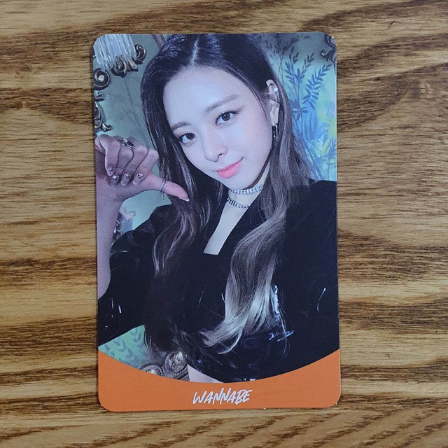 Yuna Official Photocard ITZY 2nd Mini Album IT'z Me Genuine Kpop