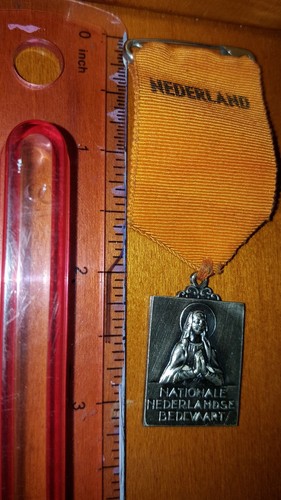 NATIONAL NEDERLANDSE BEDEVAART MEDAL RIBBON LOOK! CHRISTIAN MEDAL