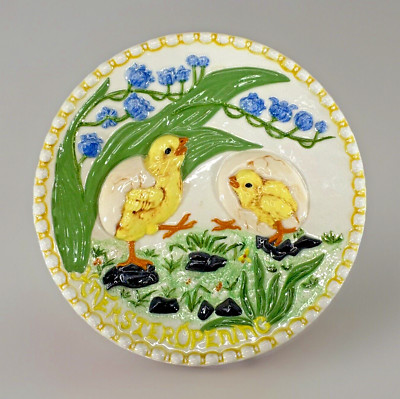 Vintage Hand Painted  ''An Easter Opening'' Hatching Chicks 3D Hanging Plate 6''